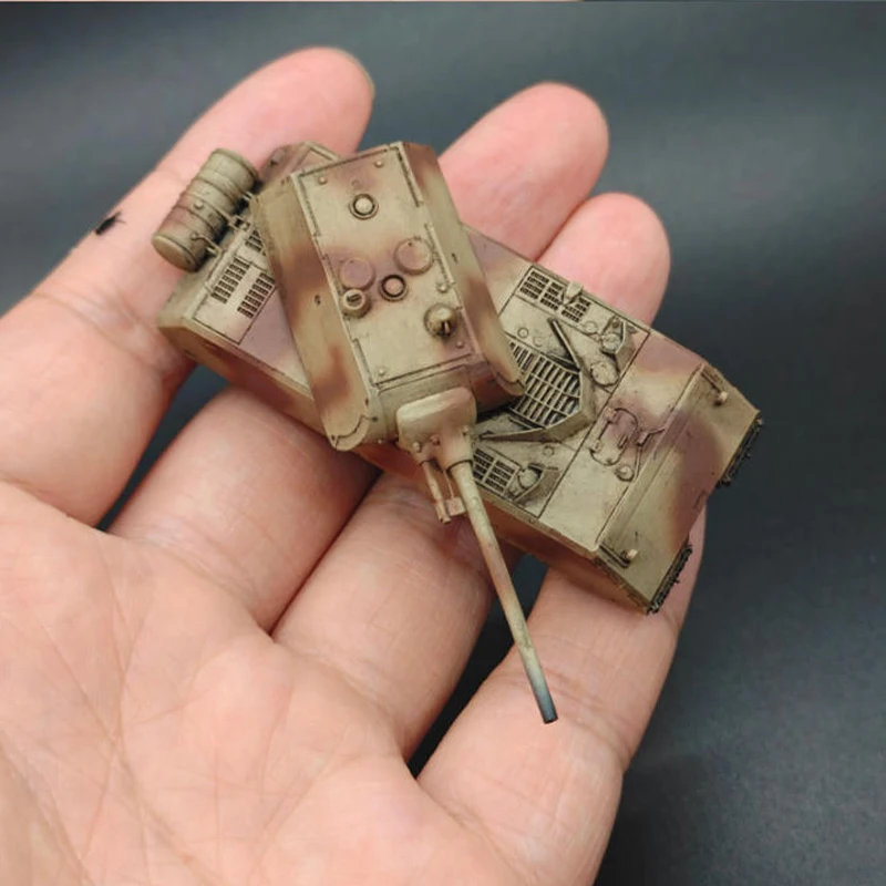 1:144 Scale Panzer VIII Maus Simulation Resin Track-type Tank Model Static Collectible Toy Gift Souvenir Decoration