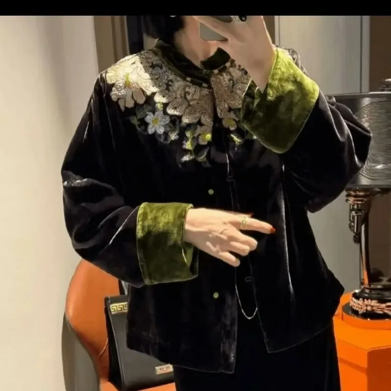 

Утепленная зеленая бархатная куртка в китайском стиле с цветочной вышивкой, женская новинка 2025 года, зимнее модное пальто с длинными рукавами, модная верхняя одежда