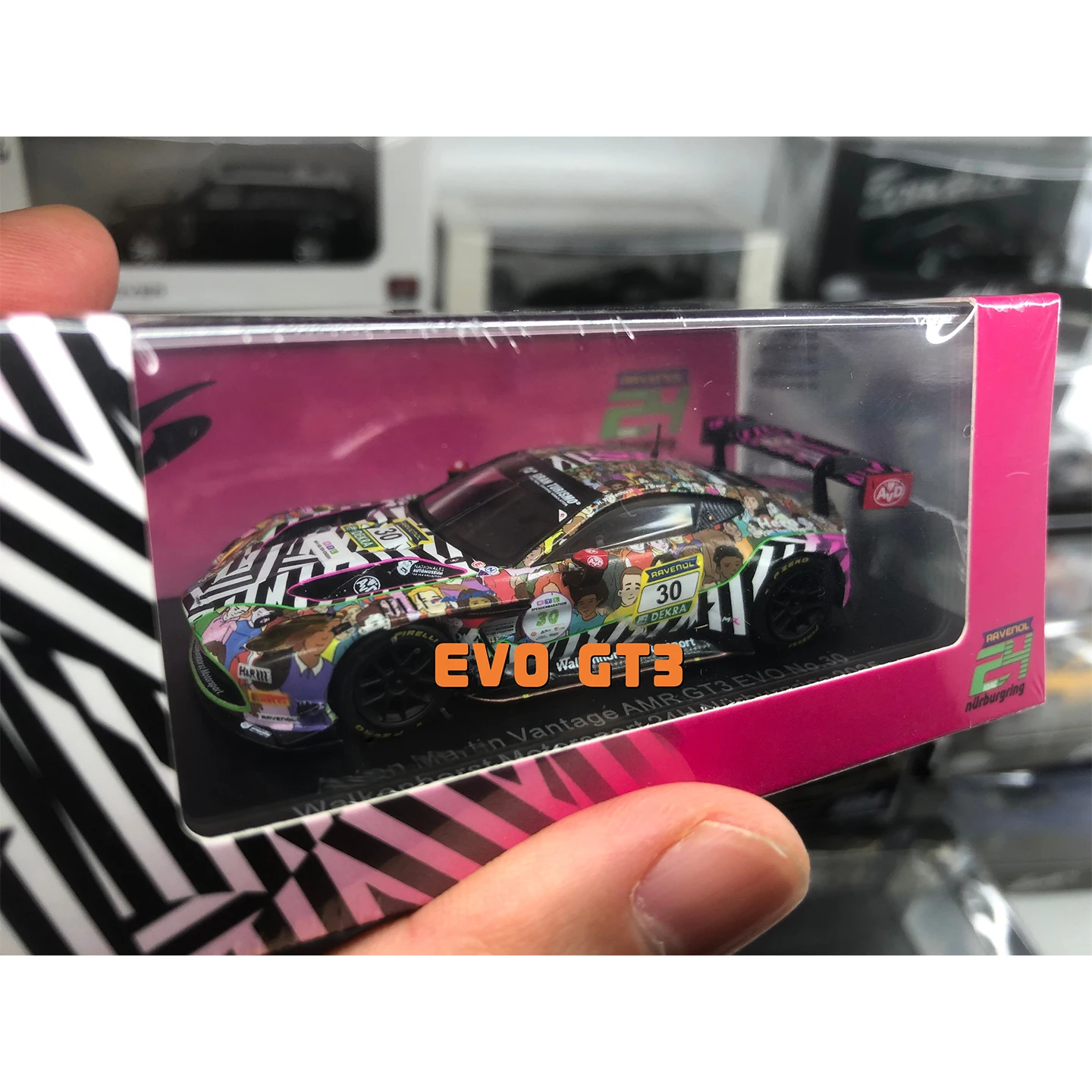 Spark 1/64 64S058 Vantage GT3 EVO 24H 2025 Race Car Diecast Model Car Collection Limited Edition Alloy