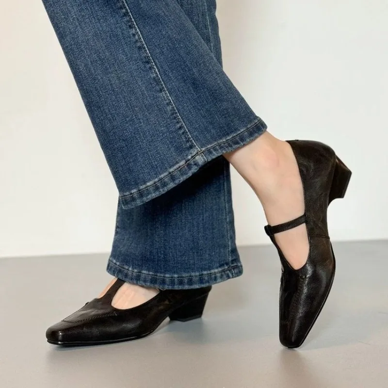 Vintage Wine Red T‑Strap Women Mary Janes Square Toe Block Low Heel Pleated Leather French Retro Commuter Dress Pumps For Ladies
