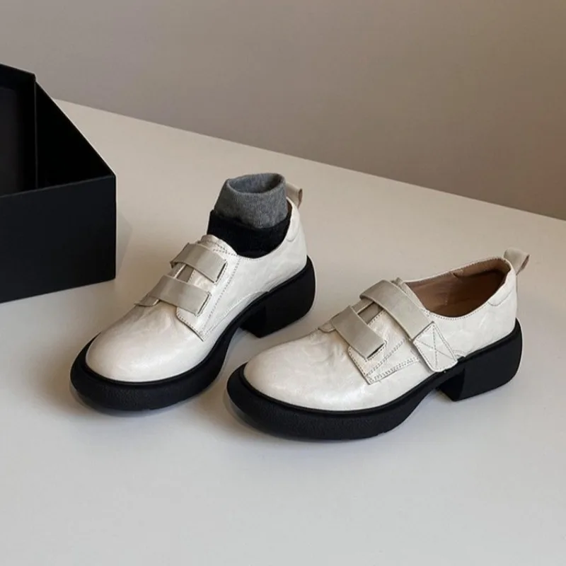 

English-style Platform Loafers for Women, One-foot Slip-on, Comfortable Block Heel Small Leather Shoes