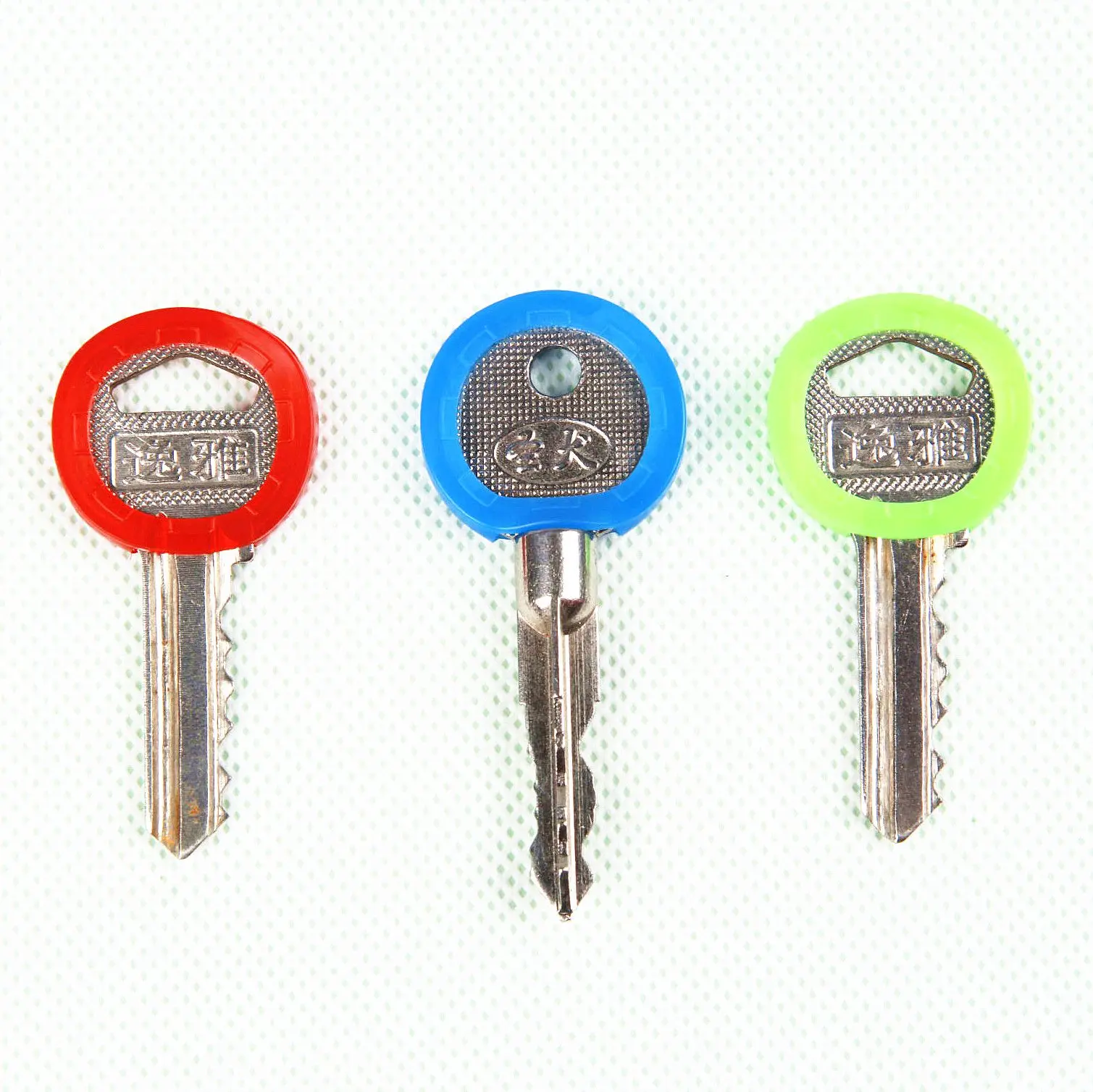 New 8pcs Bright Colors Hollow Silicone Key Cap Covers Topper Keyring Key Rings