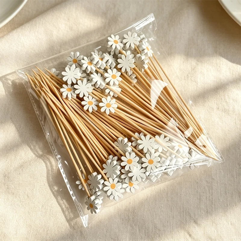 50PCS Daisy flower decoration, bamboo skewers, fruit forks, cake toppers, afternoon tea, cocktails, DIY decoration accessories