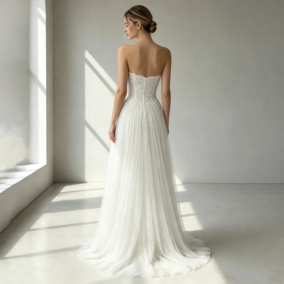 Vintage Lace Strapless Basque Waist Romantic Bridal Gowns Customized Plus Size A Line Ivory Soft Tulle Plus Size Wedding Dress