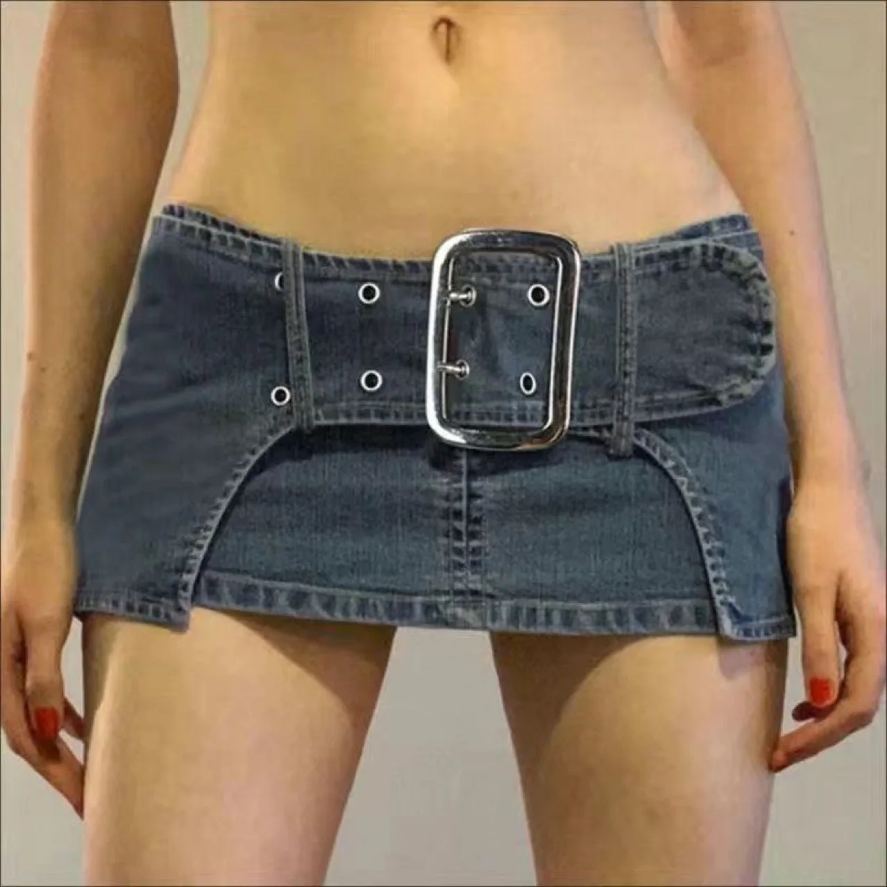 American Y2K Style Denim Micro Mini Skirt Faux Two-Piece Design with Vintage Wash Large Waist Buckle Slimming Hip-Lifting Jean S