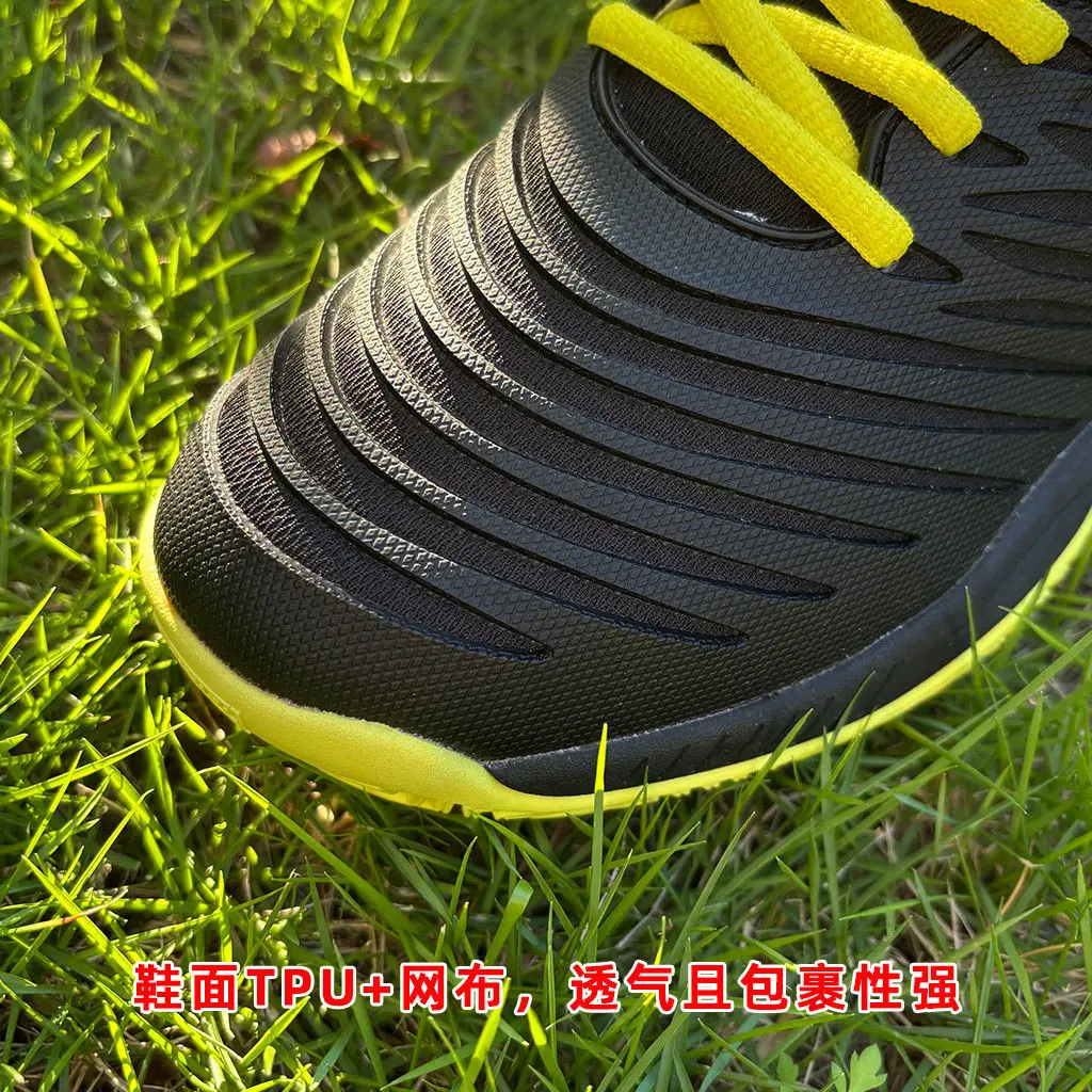 

Blue red tennis shoes durable competition shoes high-quality table tennis shoes for men.