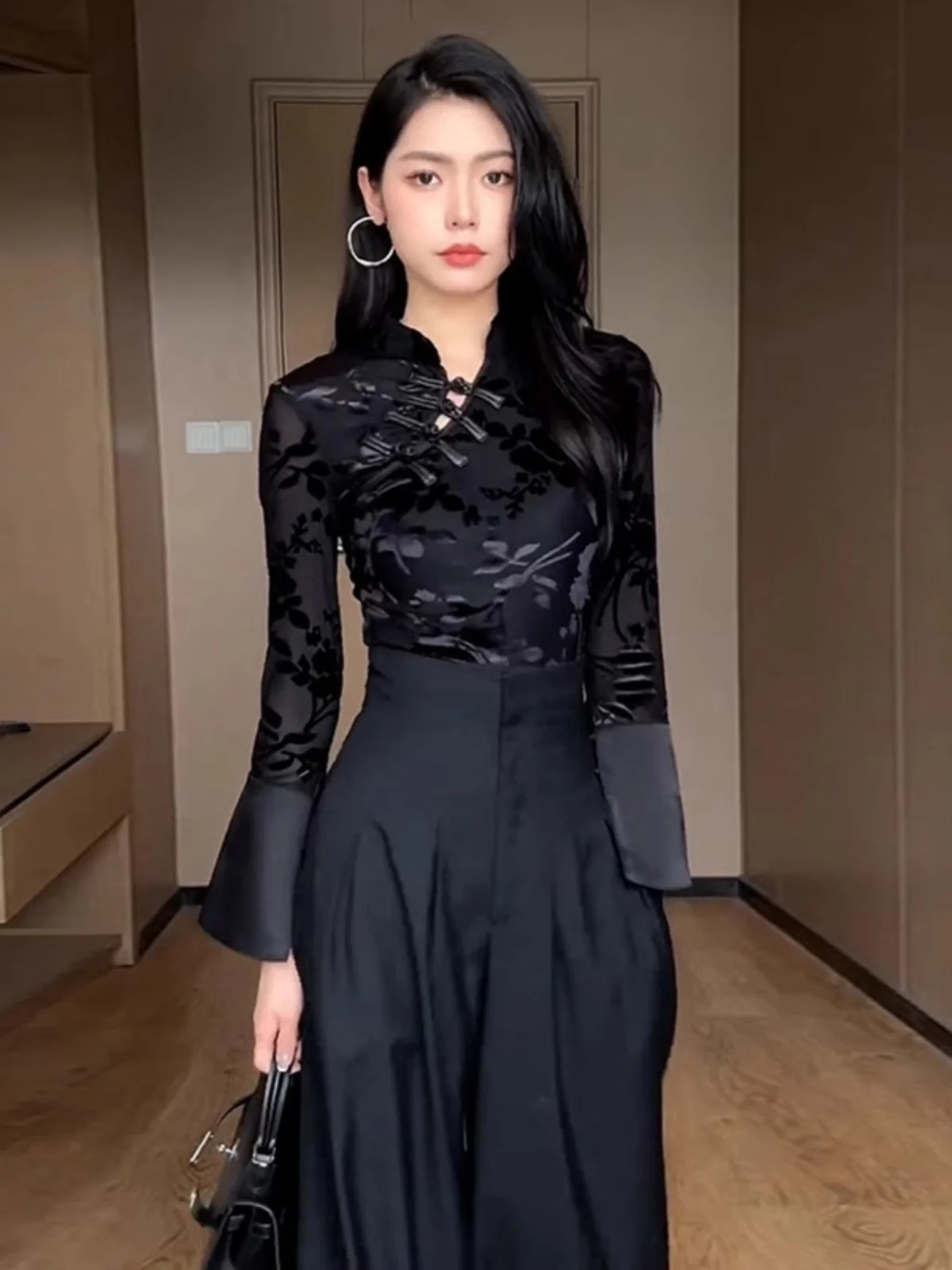 

New Chinese Style Light National Trend Button Shirt Women's Long Sleeve Early Spring 2024 New Design Lace Top with Tail...