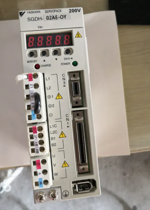 Servoazionamento CA Yaskawa originale Janpan SGDH-02AE-OY da 500 W