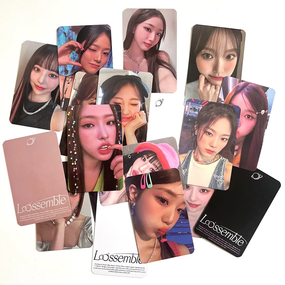 

LOONA Group Loose Peripheral Small ONE OF KING Album Random Card