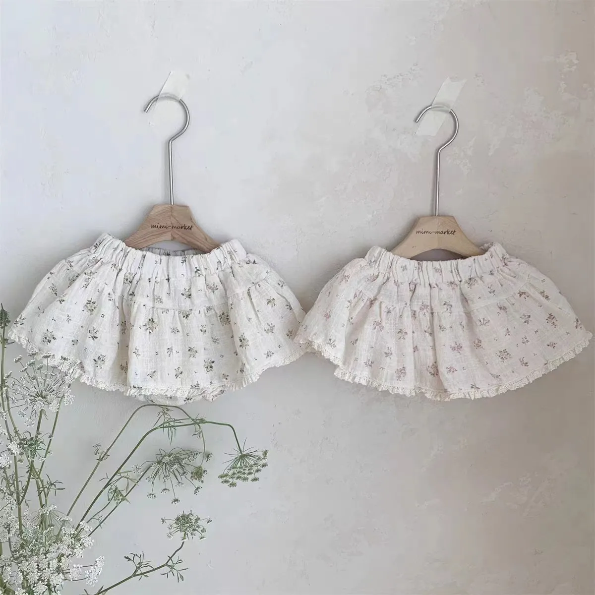 K23099 Girls Floral Short Pants Triangle Baby Bodysuit Skirt Casual Infant Clothing Toddler Girls Outfit view 3