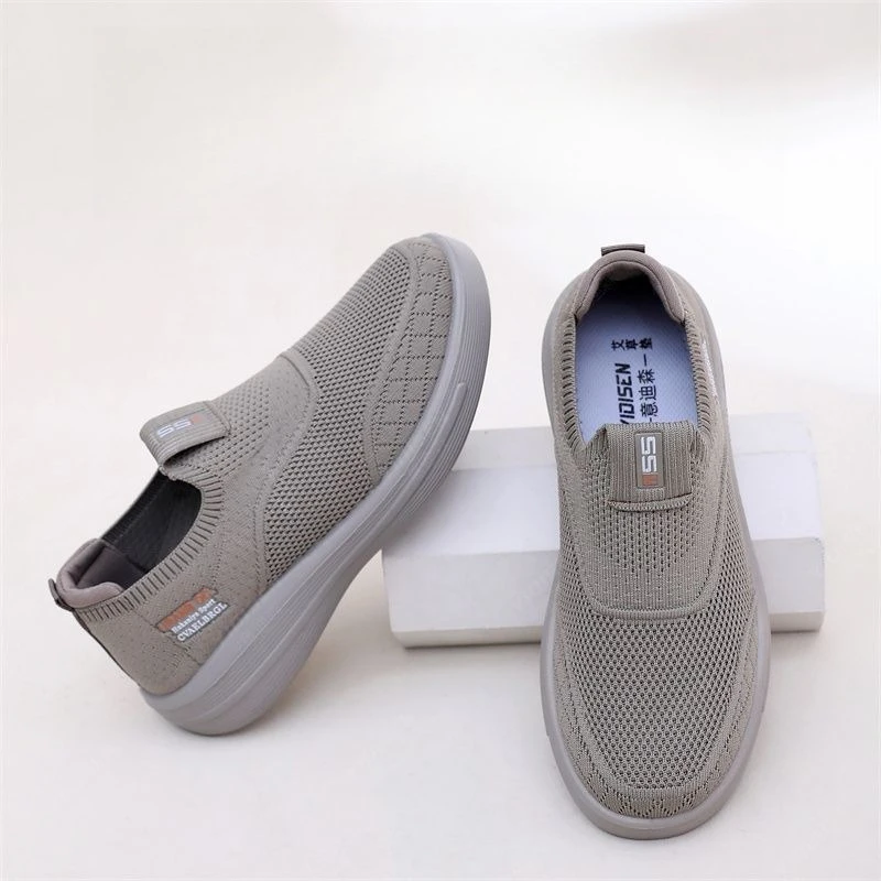 Men's casual cloth shoes with soft soles and anti slip sports shoes, lightweight and breathable, widened men's shoes 39-45