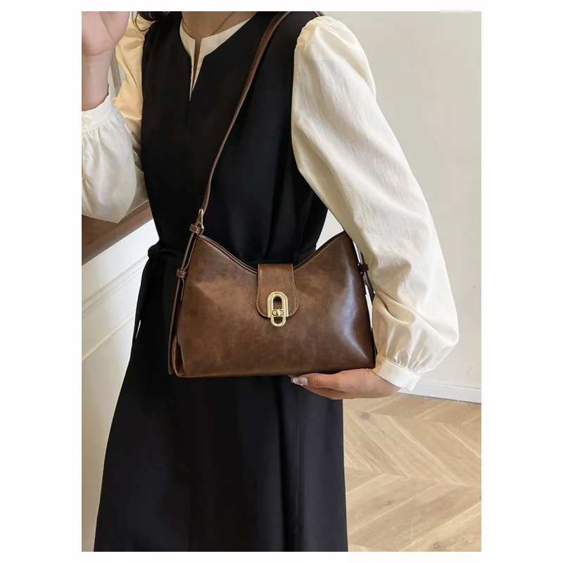 First-Class Women's Shoulder Bag Made Of Goatskin Leather With Trendy Switzerland Vintage Spacious Soft Daily Look
