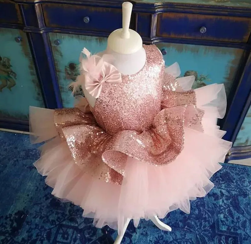 

Pink Sequined Flower Girl Dresses Knee Length Baby Girls First Birthday Dresses Puffy Communion Pageant Dresses Clothes