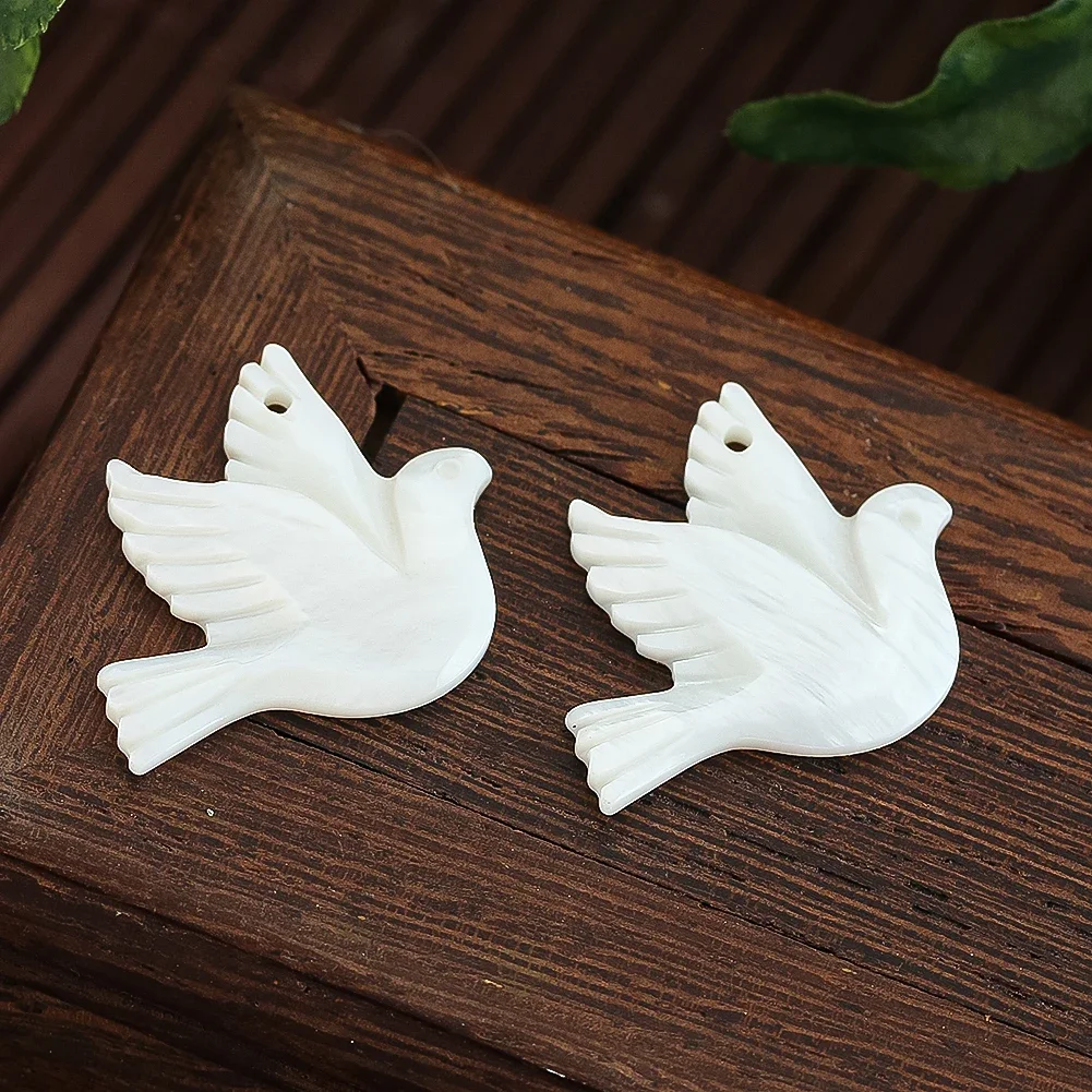 2pcs Natural White Freshwater Shell Dove Pendant Single Hole Hand Outdoor Wind Chime Decoration DIY Jewelry Earrings Accessories