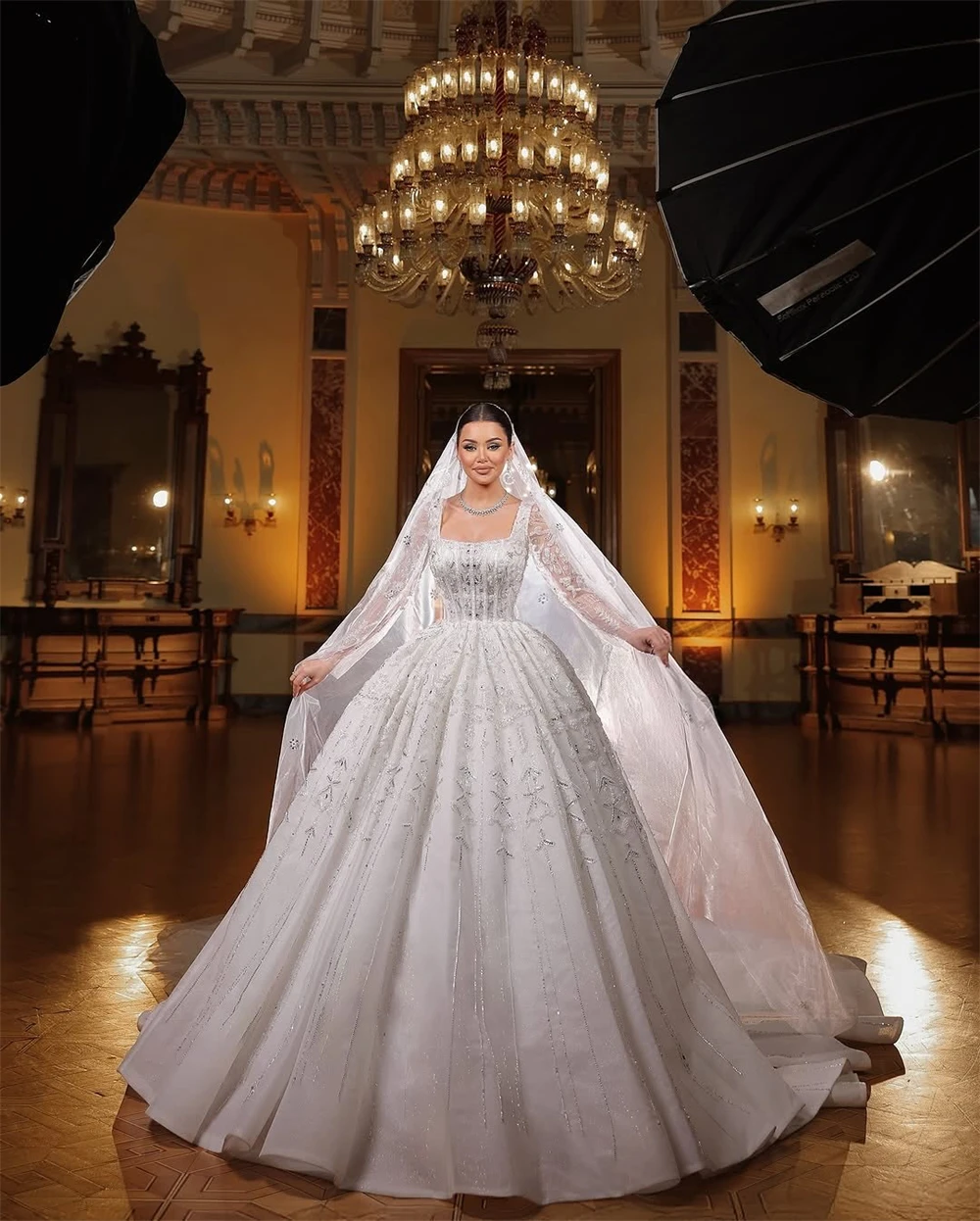 

Customized Sexy White Organza Wedding Dress Boho Square Collar Long Sleeves Bridal Gown Soft A-Line Chapel Train Robe de mariée