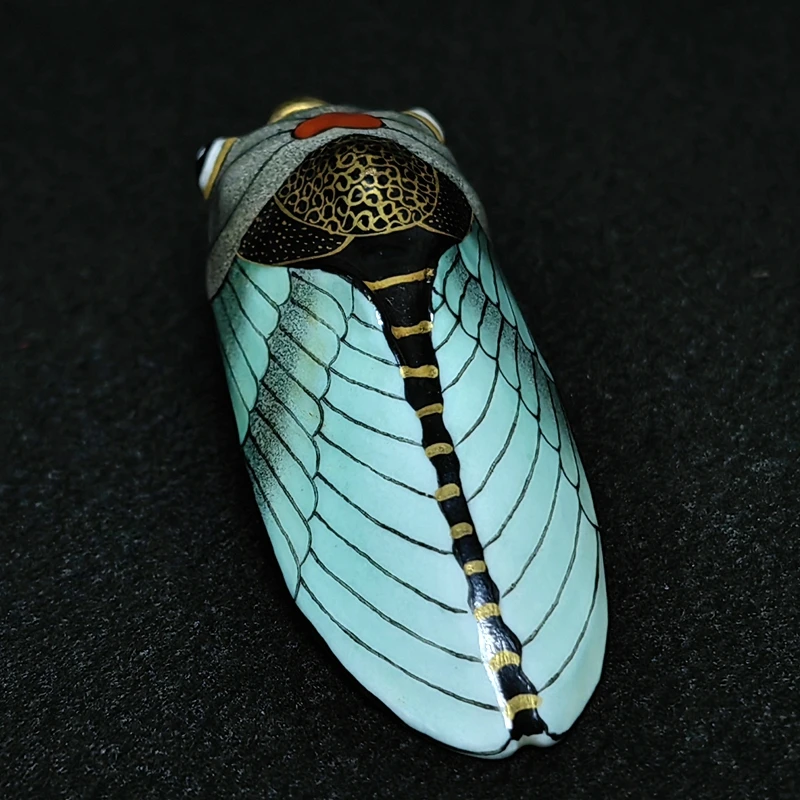 YIZHU CULTUER ART Size 3.2 Inch Mark China Qing Qianlong Porcelain Painting Cicada Statue Snuff Bottle Decoration Collection