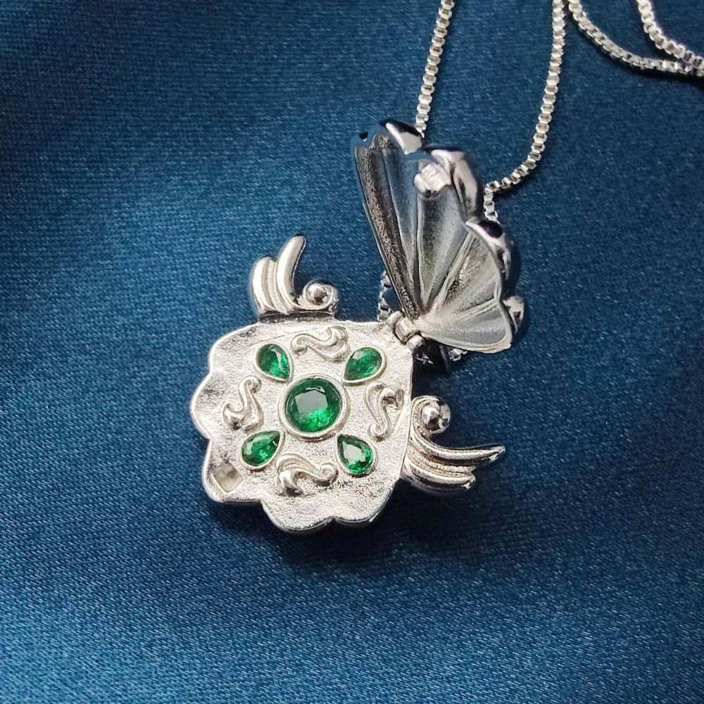 漫画人魚の伝説のテーマネックレスかわいい開閉可能な貝殻ペンダントラインストーン象嵌コスプレネックレスジュエリーアクセサー