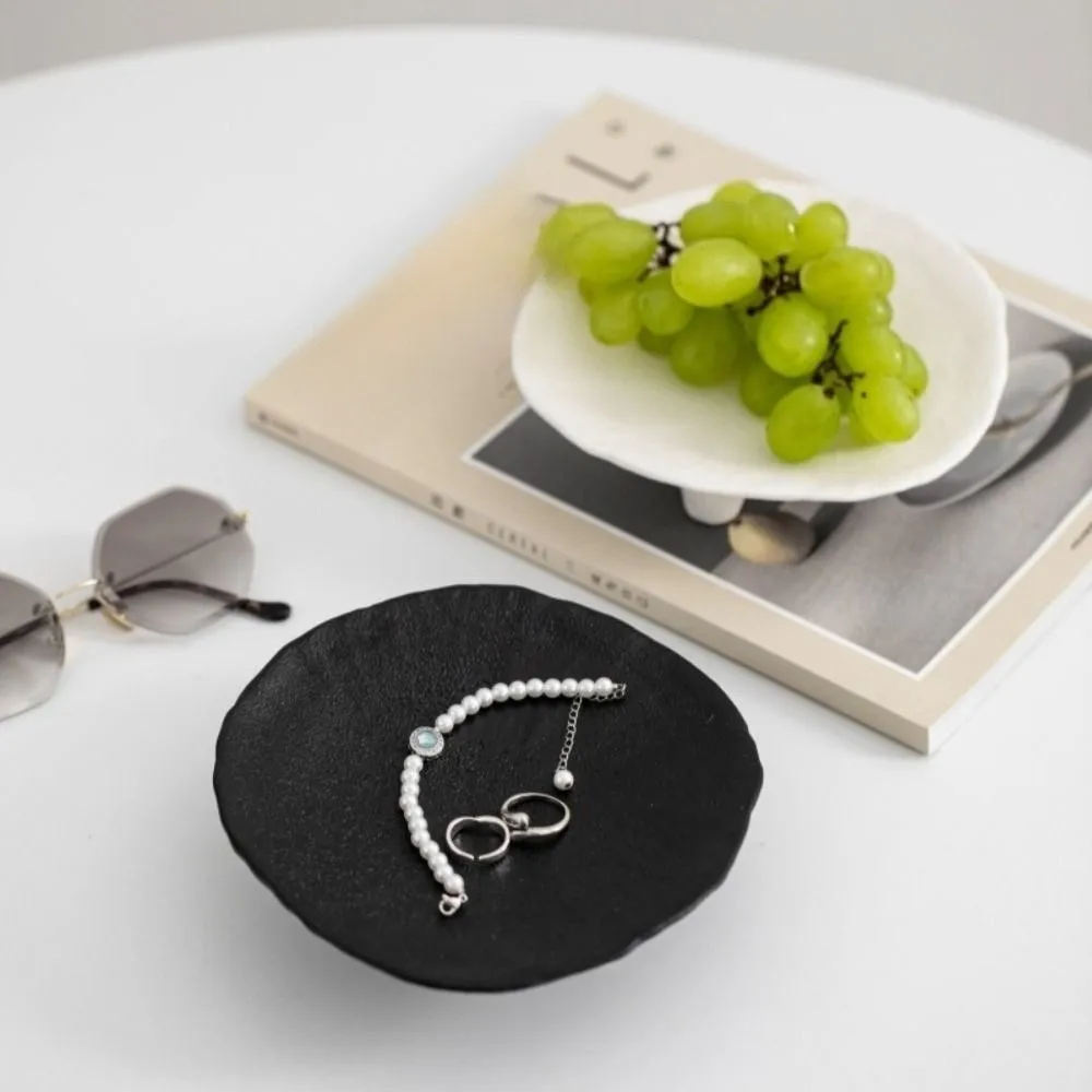 

Ceramic Jewelry Storage Tray Irregular Artistic Three Legged Tray Multi-Function Portable Desktop Storage Plate Cosmetics