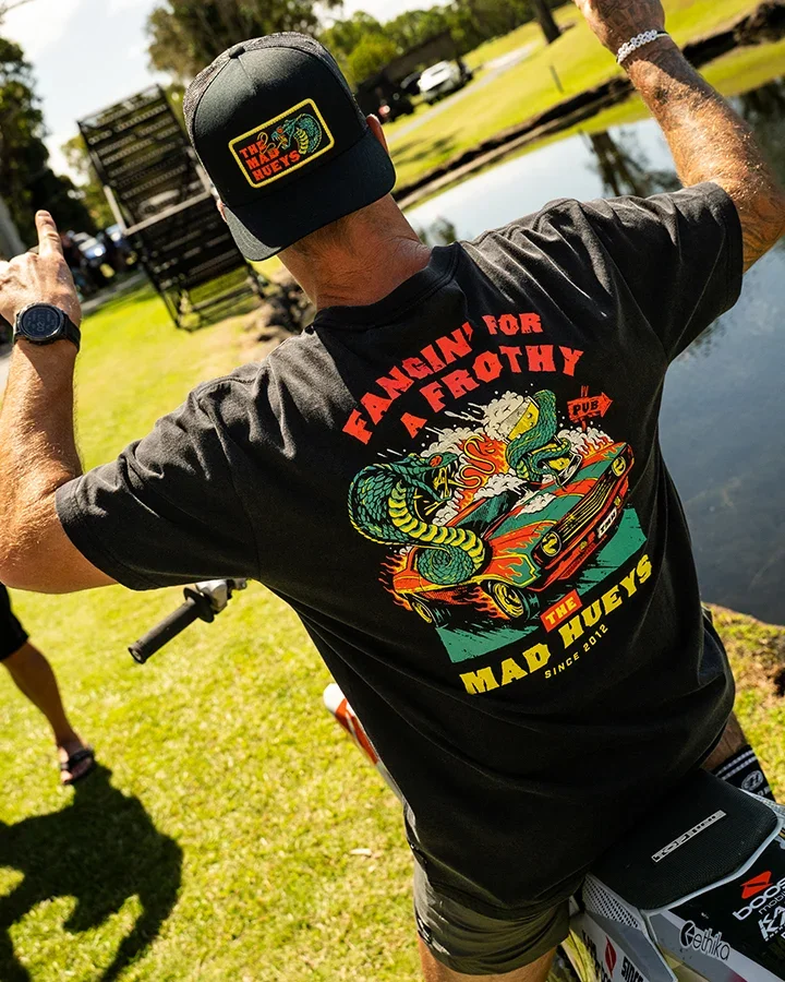 2026 Mad Hueys Frothy Fanging T-shirt Racing Pattern Men's Retro Australian Street Short Sleeved Top