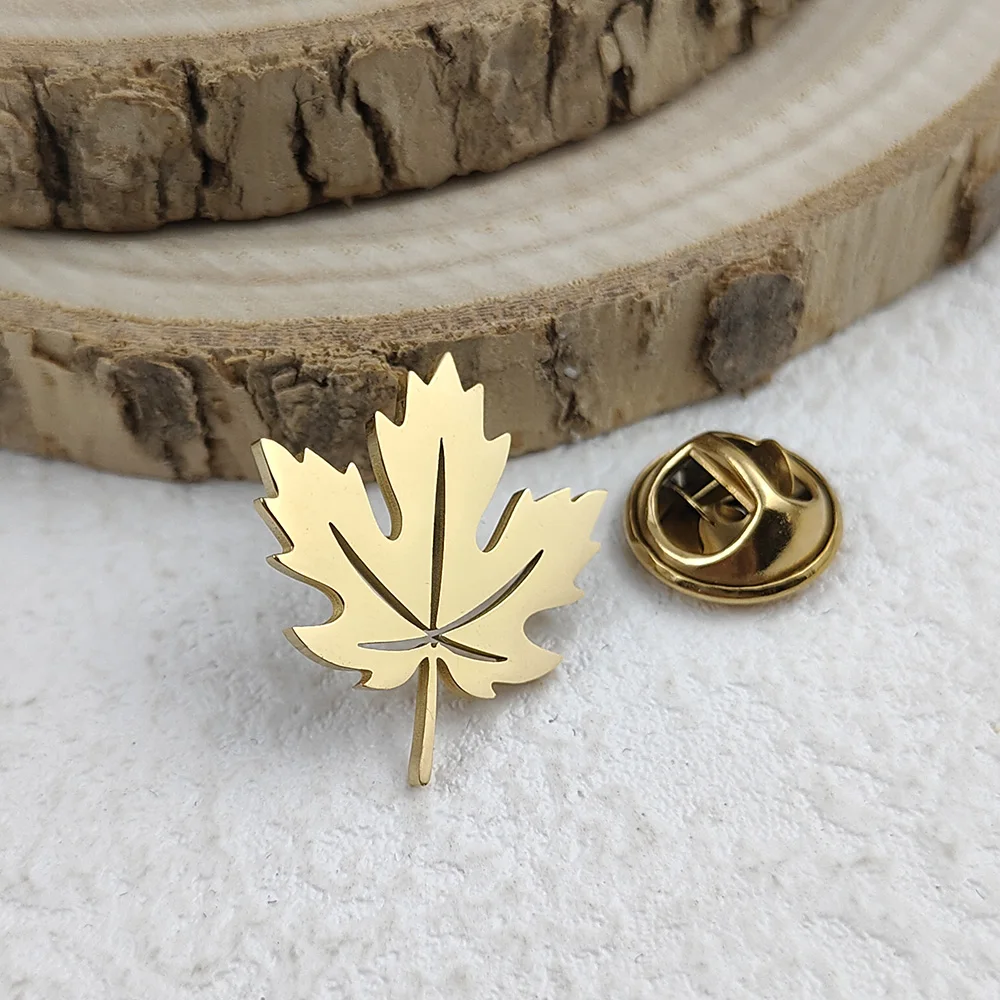 Creative maple leaf stainless steel brooch for men's wedding party accessories, groom's suit lapel pin badge brooch
