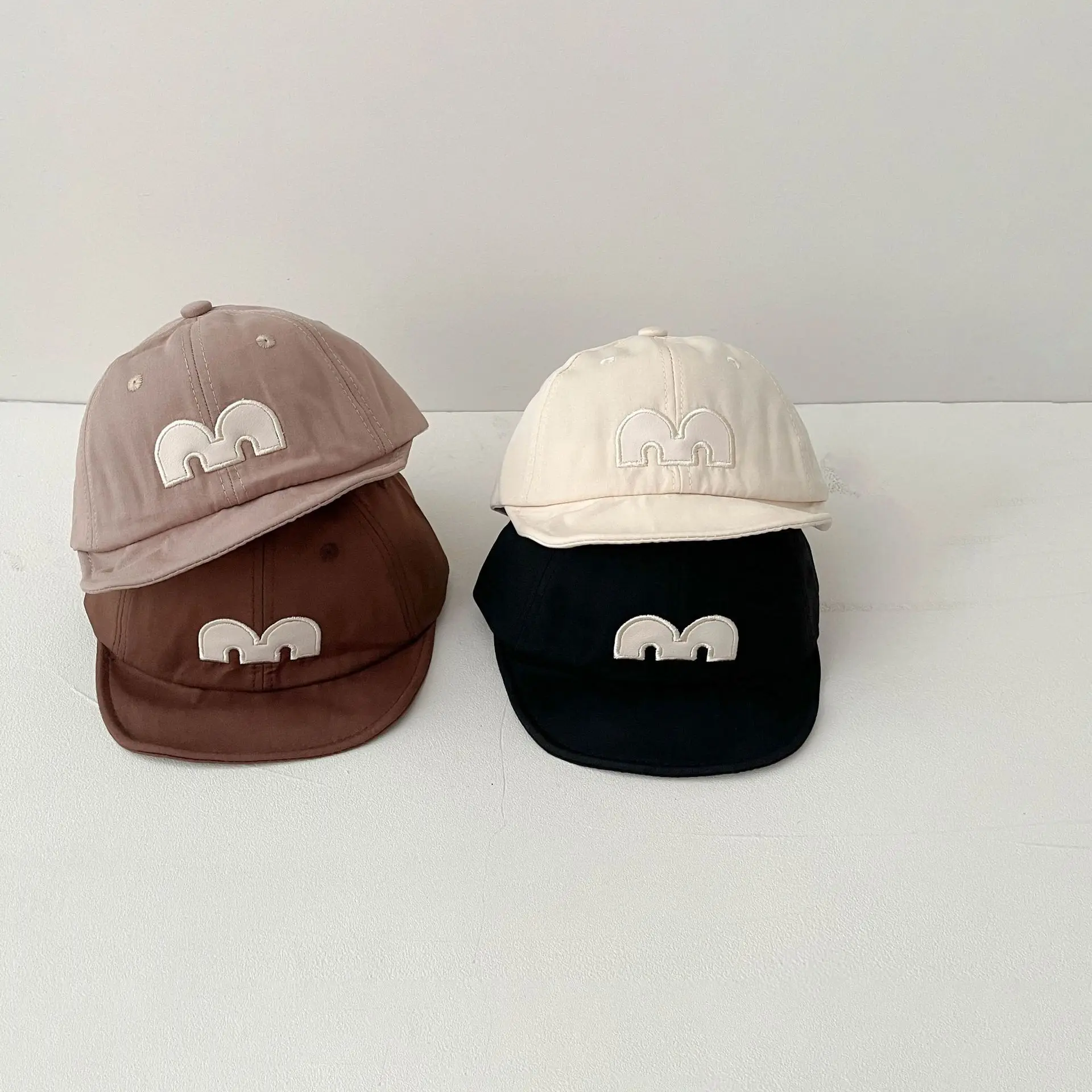 

2024 New Cute Baby Boy Baseball Cap Letter Embroidery Baby Hat Newborn Girls Peaked Cap Cotton Autumn Sun Hat Baby Accessories