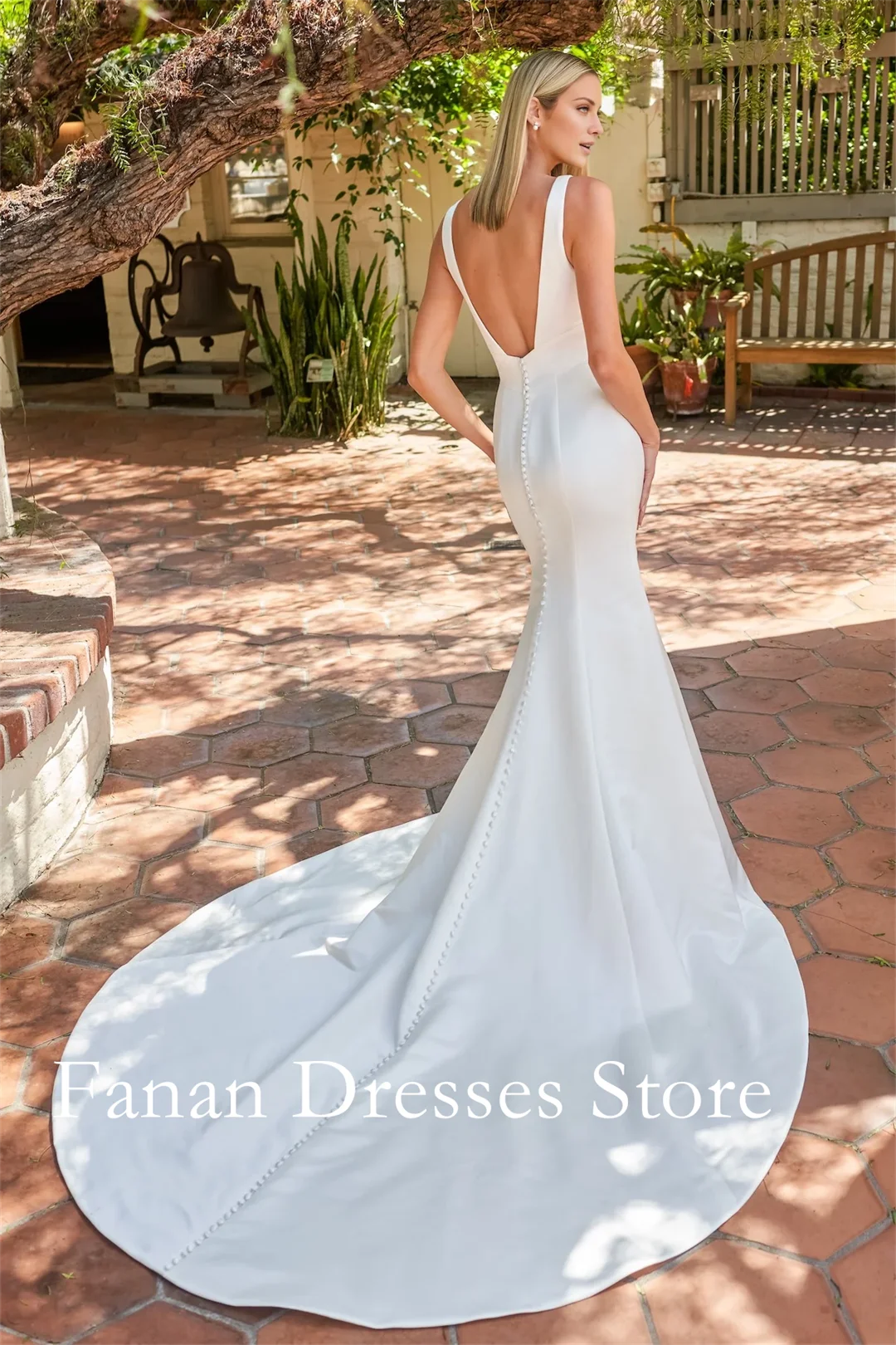 FANAN Vestidos de novia sin espalda de satén con cuello en V profundo, vestidos de novia sencillos sin mangas con cola de corte de sirena, color marfil personalizado