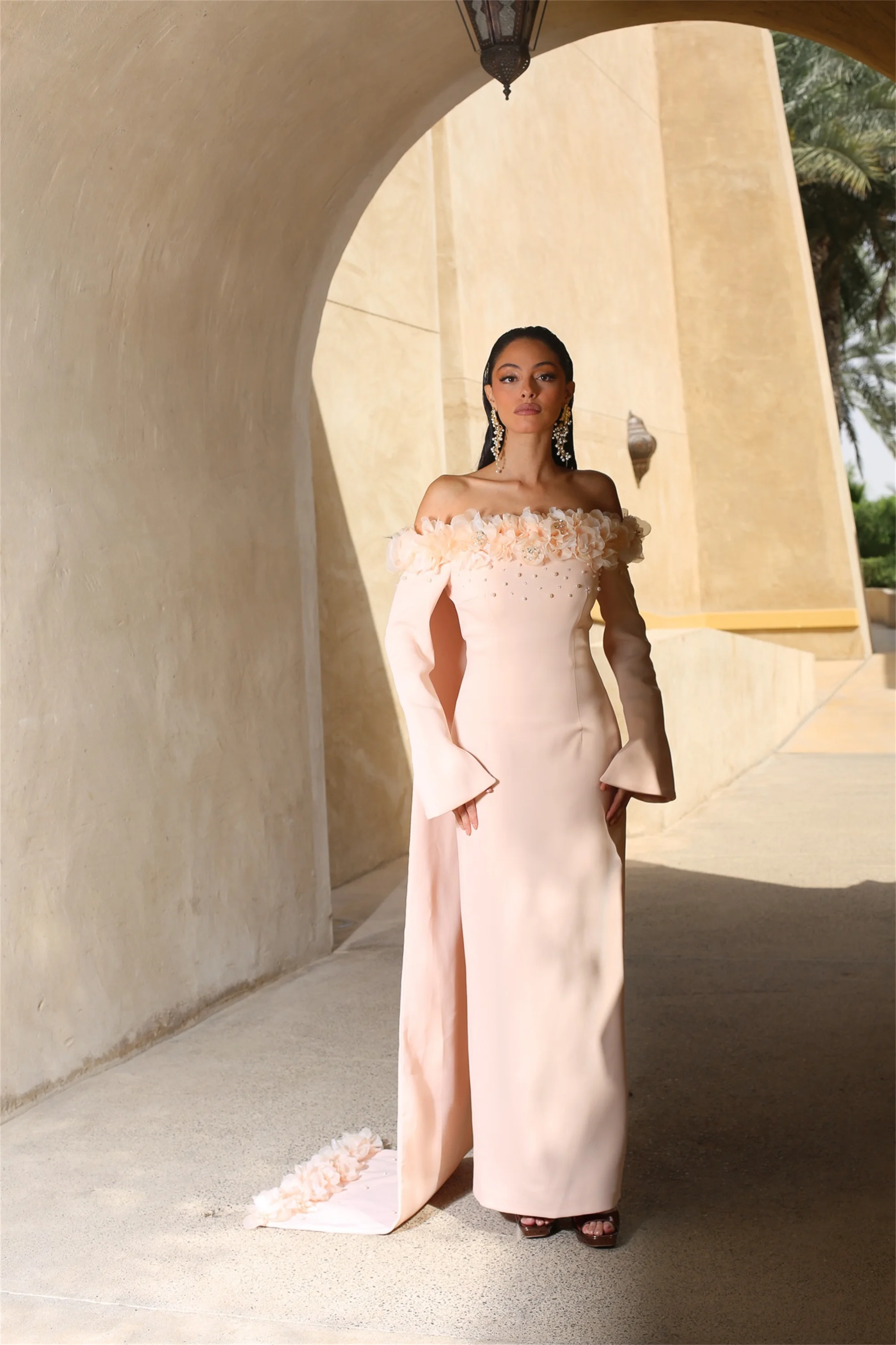 Abiti da sera con fiori in jersey Scollo a barca Maniche lunghe Abiti da festa personalizzati con mantello Abiti da ballo a sirena Dubai EVON BRIDAL