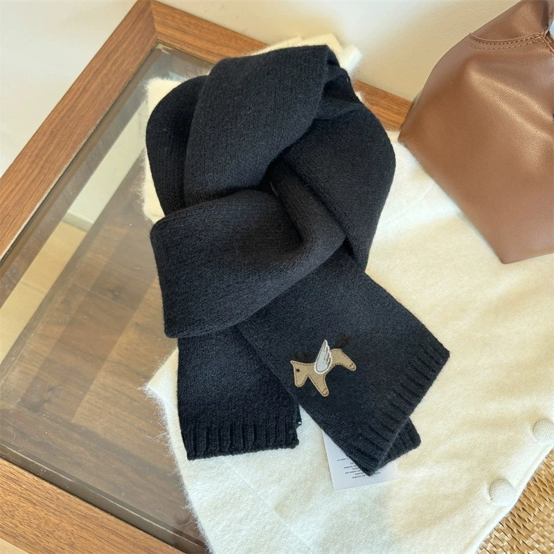 

Korean-style versatile New Year's small horse scarf 100% wool scarf embroidered scarf with horsehead design elements wholesale