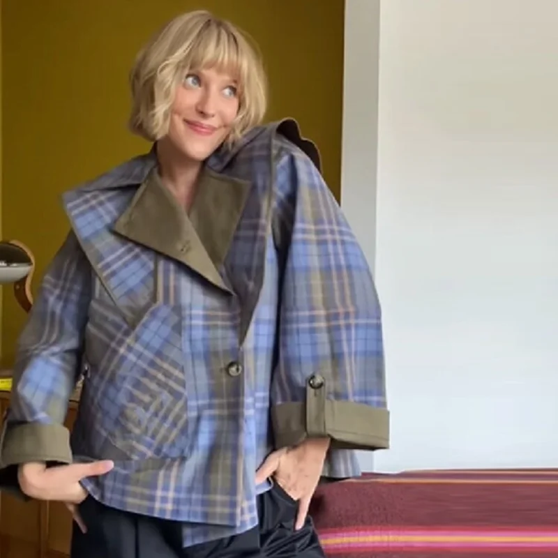 เสื้อโค้ทสองด้านมีสไตล์ผู้หญิงลำลองเก๋หลวมลายเสื้อกันลมฤดูใบไม้ร่วงแฟชั่นดีไซเนอร์ Y2k เสื้อผ้าสตรีทที่สะดุดตา