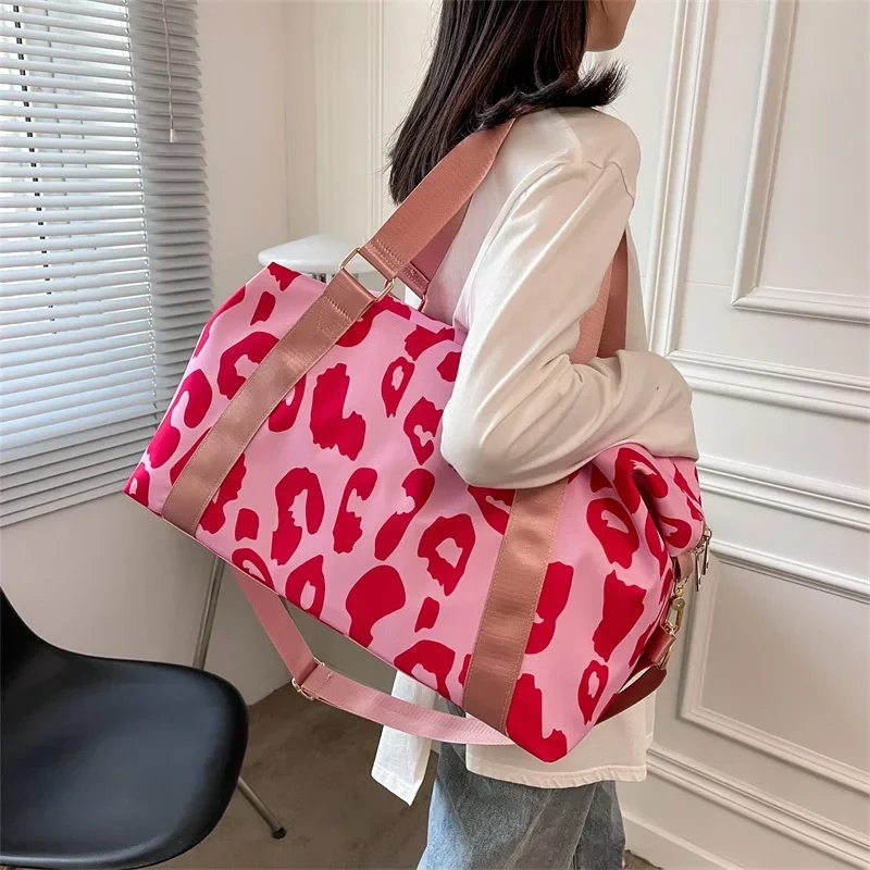 Bolsa deportiva con estampado de leopardo para hombre y mujer, bolso de mano de gran capacidad, resistente al agua, ideal para Yoga, natación,