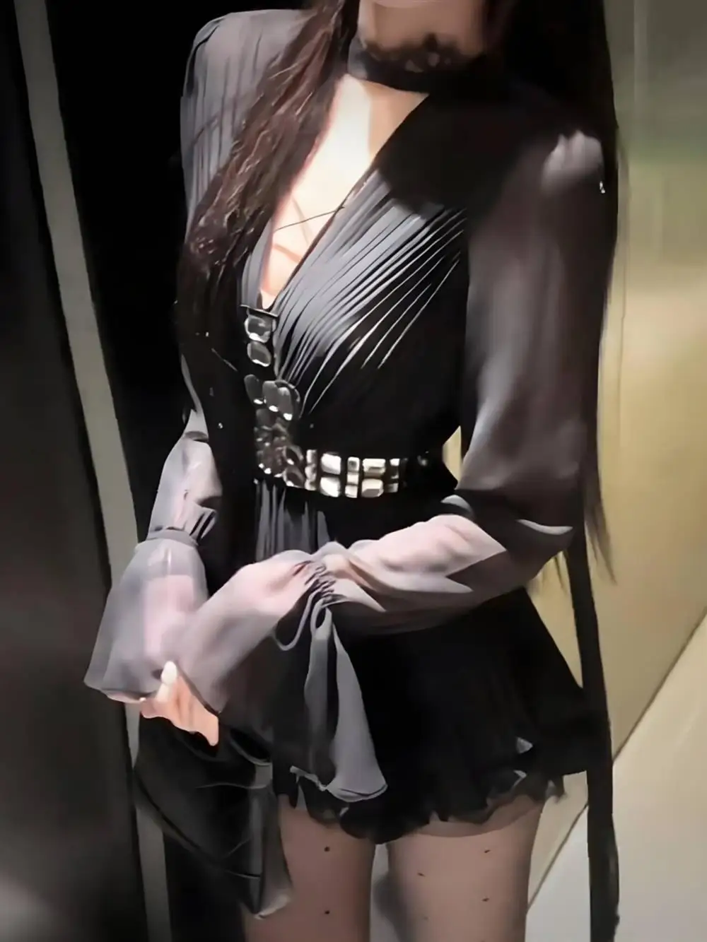 

Сексуальный комплект из двух предметов: топ с V-образным вырезом и короткая юбка с высокой талией, длинный рукав, женская модная чувственная одежда, осенняя коллекция