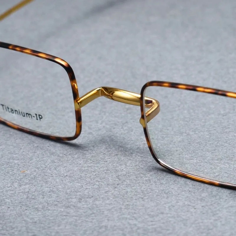 

2025 модная маленькая квадратная оправа для очков из чистого титана, мужские дизайнерские очки, оптическая оправа для очков по рецепту, женская японская оправа