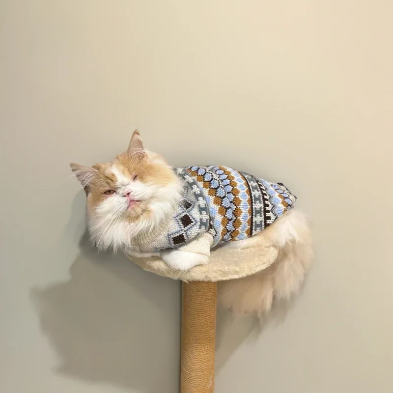 Autumn and winter retro British style diamond grid pet dog sweater winter warmth ins cute cat clothes winter clothes