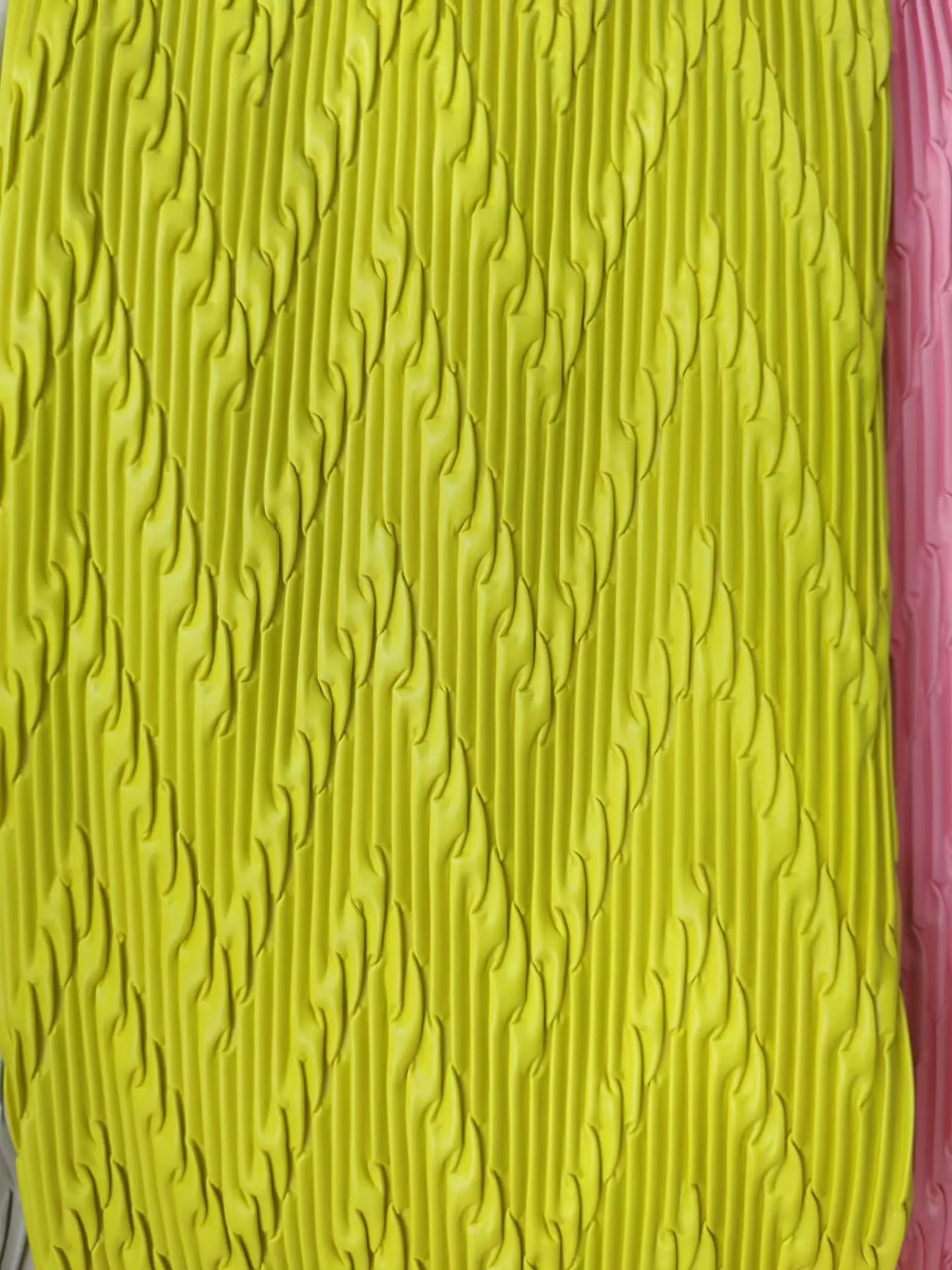 

Embossed PU Synthetic Leather Materials Processing