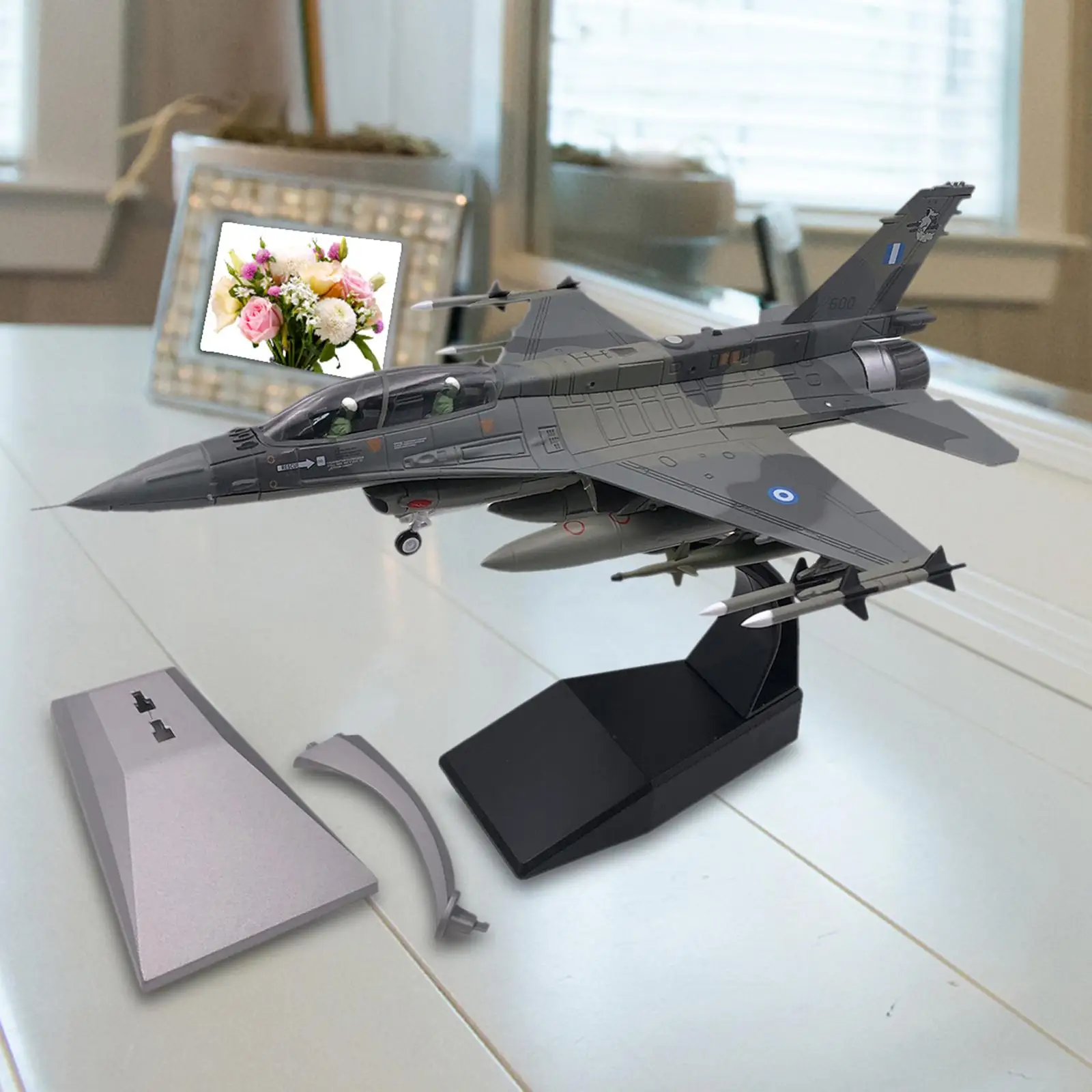 Alloy 1/72 F16D Fighter Model Oornament with Display Base for Home Bookshelf