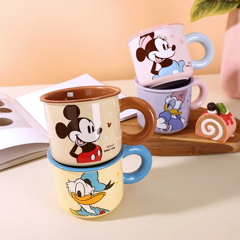 Kawaii Mickey Mug MINISO Anime Minnie Donald Lovely Children Ceramics Coffee Cup Student Cartoon z uchwytem Milk Cup 2024 Nowość