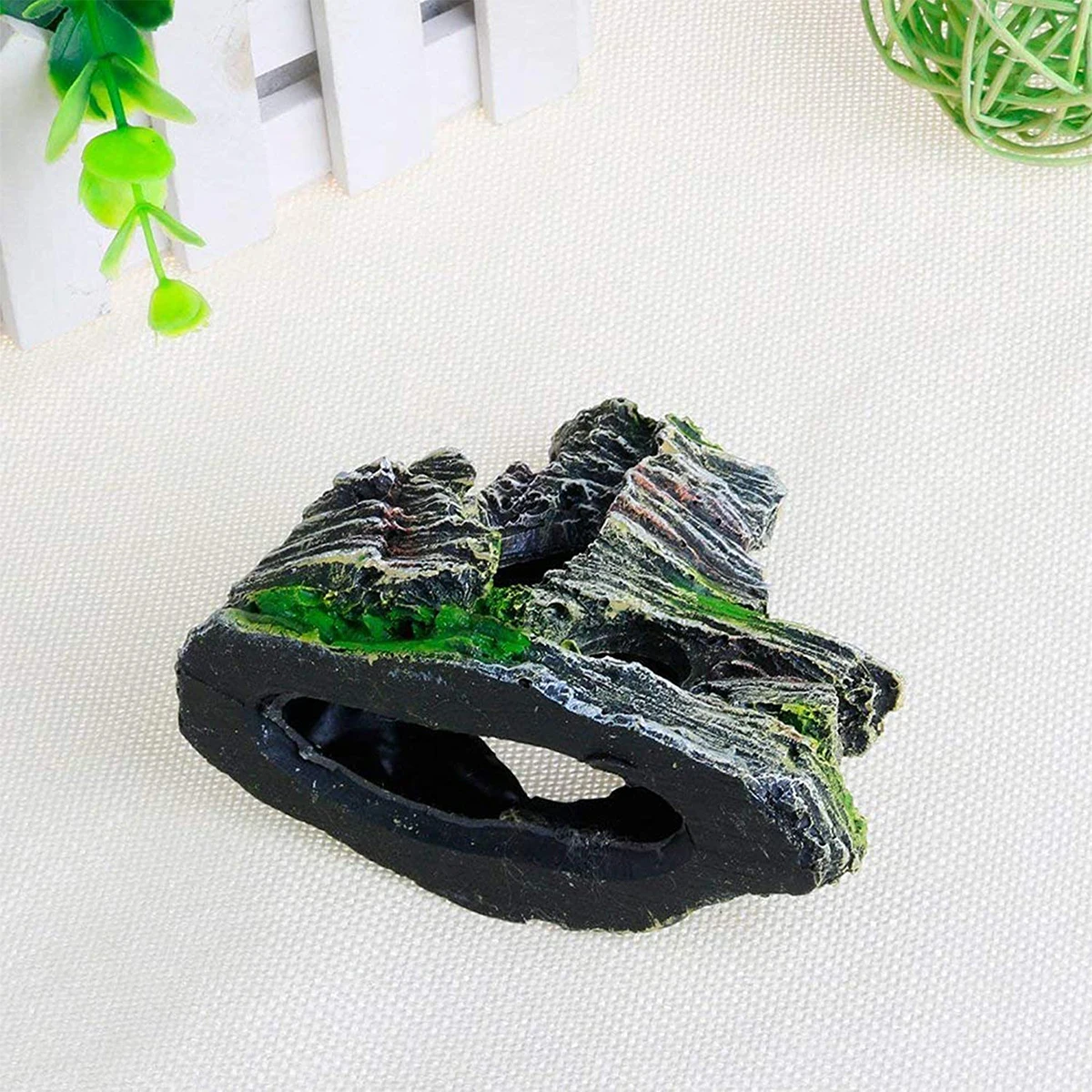 Mini Decorative Green Grass Fish Aquarium Decorative Resin Aquarium Accessories Aquarium Resin Cave Mountain View Deco