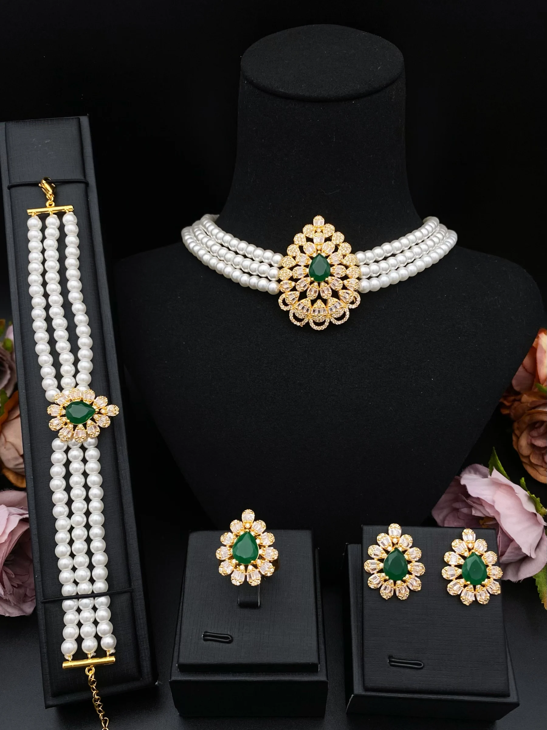 

Falair High-End Bridal Set Saudi Pearl Jewelry Collection for Women Set Elegant Wedding Accessories for Dubai