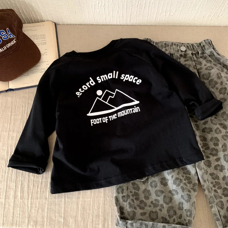 الأولاد تي شيرت 2025 الخريف الربيع الكورية نمط الاطفال ملابس موضة طباعة تنوعا قاعدة طبقة سوداء طويلة الأكمام بلايز #1