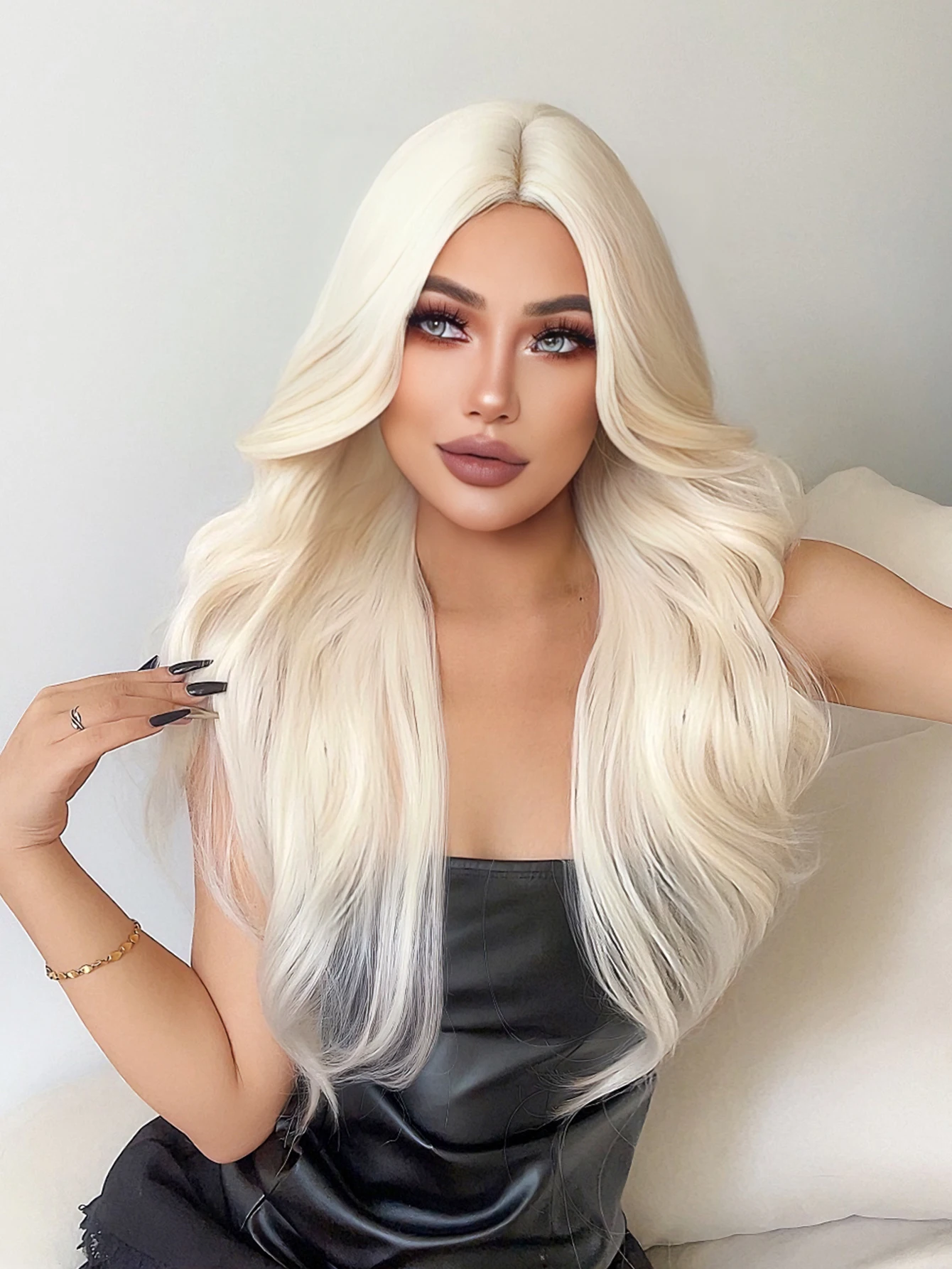 28Inch Blonde Kleur Synthetische Pruiken Midden Deel Lange Natuurlijke Golvende Haar Pruik Voor Vrouwen Dagelijks Gebruik Cosplay Drag Queen Hittebestendig