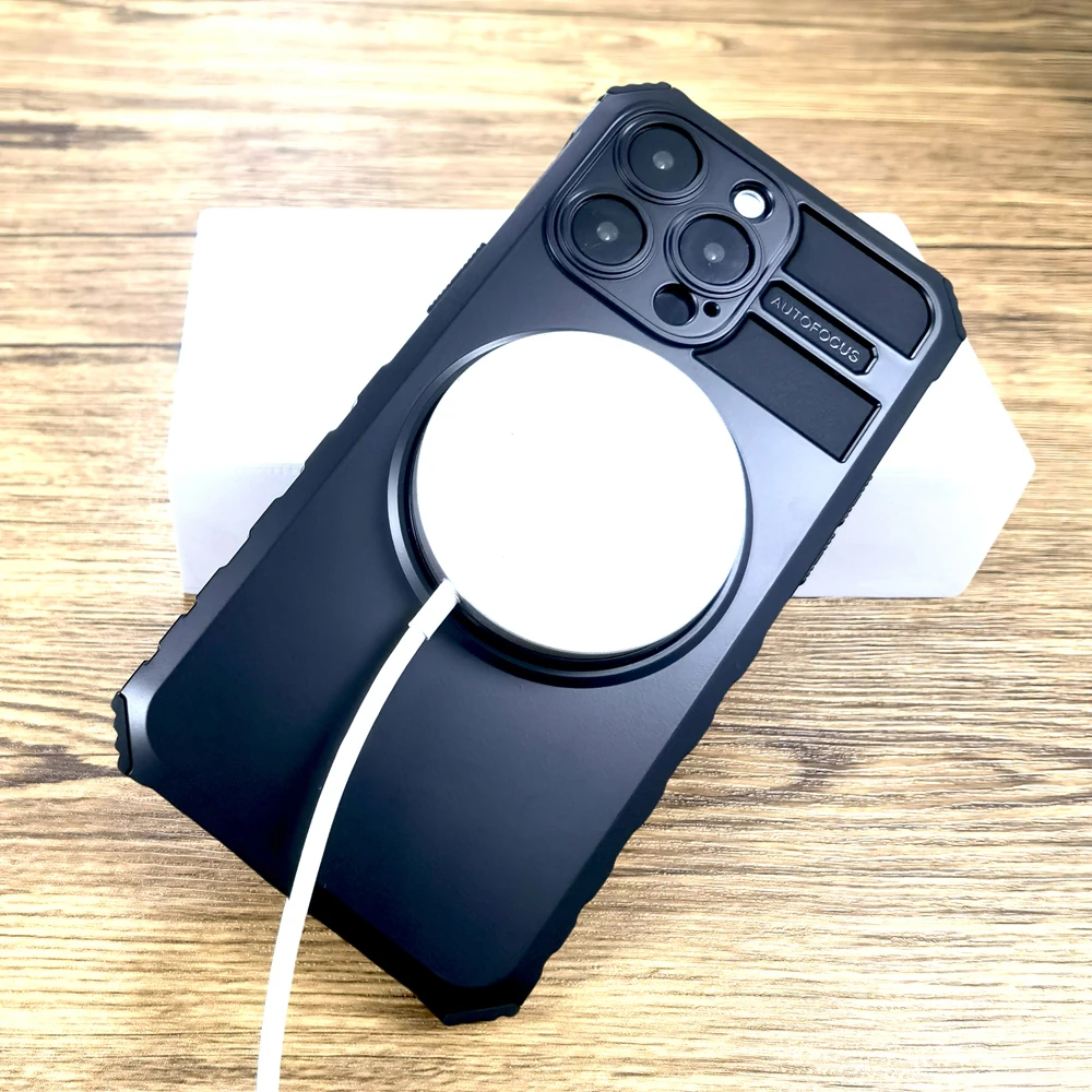 高級耐衝撃アーマーケース iPhone 16 15 14 13 12 11 プロマックス 16Pro 耐衝撃/落下 Magsafe ワイヤレス充電男性カバー