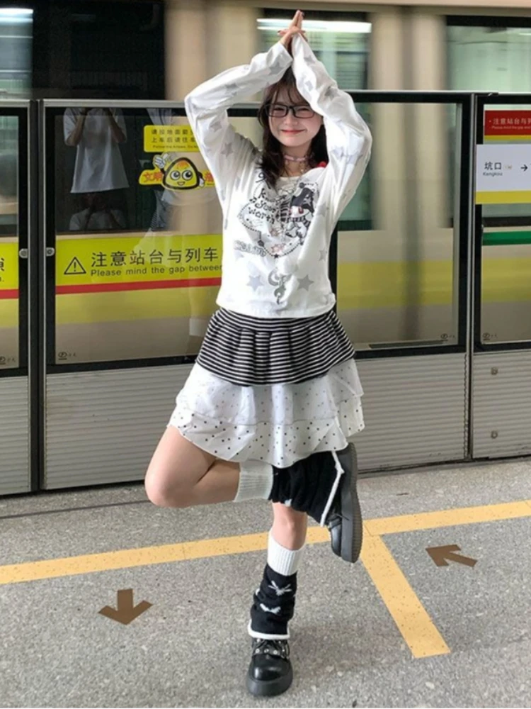 ديبتاون خمر Y2k الجرافيك تي شيرت المرأة Harajuku قبالة الكتف Kawaii الكرتون تيز النمط الياباني كبير الحجم الشارع الشهير تي شيرت