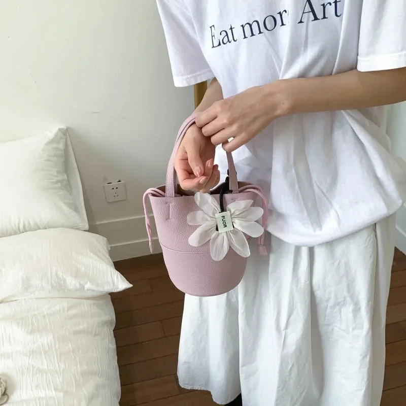 

Fashionable Soft Cow Leather Handbag with Bucket Shape New 2025 Women's Bag European and American Style Top Layer Handbag Gift