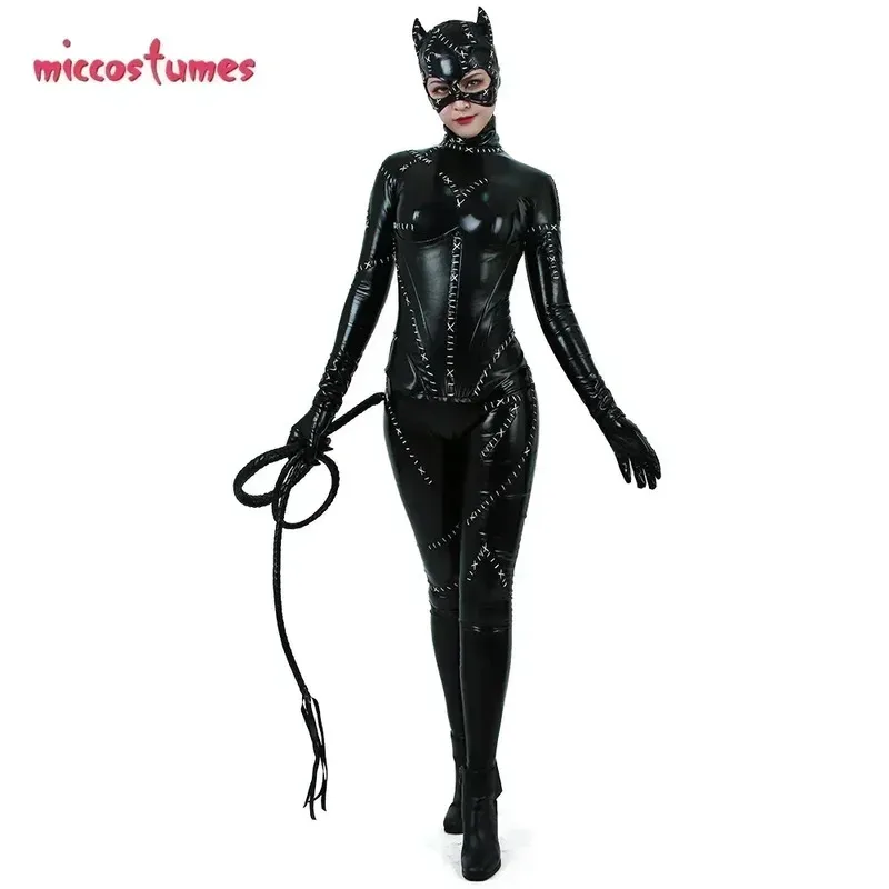 미코의 의상은 고양이 여자(Human Catwoman)를 위한 고급스러운 할로윈 애니메이션 테마 파티 의상을 제공하며, 타이트한 코르셋이 특징입니다.