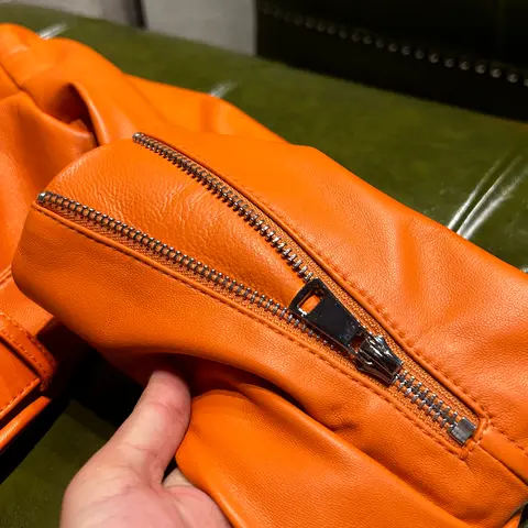 Beskuren läderjacka för kvinnor Orange äkta fårjacka i läder i motorstil, moderiktig jacka 10 best sales orange jacka för kvinnor - №10