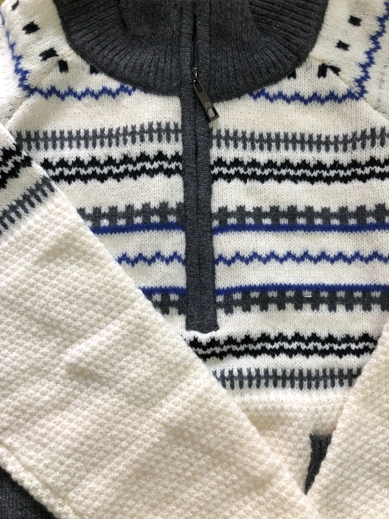 سترة صوفية بسحاب لألبوم Taylor's من صنع المشجعين