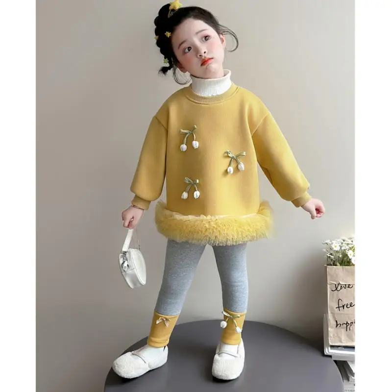 Girls' long sleeved hoodie and pants set with velvet mesh for autumn winter, fashionable stylish leggings, T-shirt two-piece set