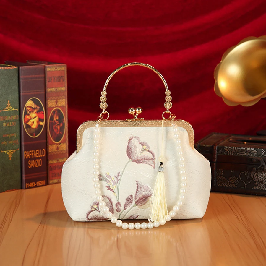 

Chinese Style Flower Embroidered Shoulder Bag Elegant Handbag Retro Small Square Bag Wedding Party Women Clip Evening Clutch Sac