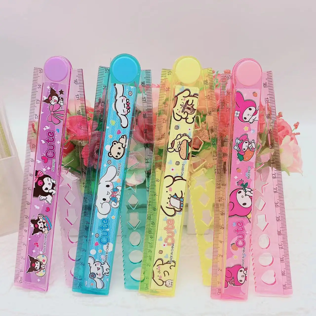 

1/4PCS Creative Cartoon Folding Ruler 30cm Plastic Ruler with Wavy Lines and Geometric Patterns Drawing Ruler Student Stationery
