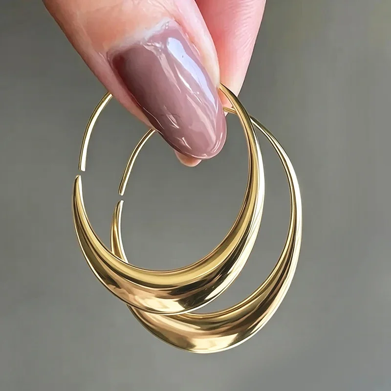 Huitan Goldfarbene Kreis-Ohrringe für Hochzeiten und Partys, schlichte, vielseitige Damen-Metallaccessoires, luxuriöser Alltagsschmuck